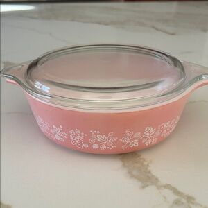 Pyrex Gooseberry Baking Dish with Lid